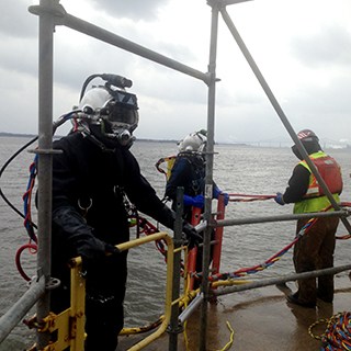 Dryden_Diving_Company_Diver2