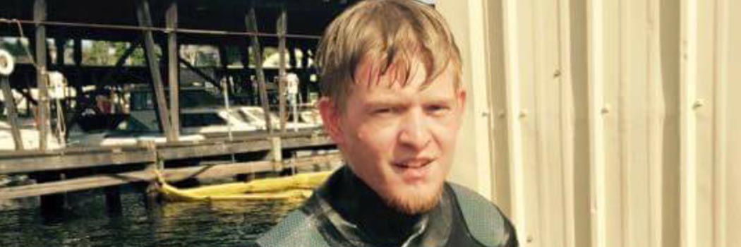 Diver Exploits Hunter