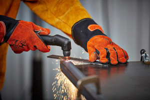 a plasma cutter with a built-in air compressor