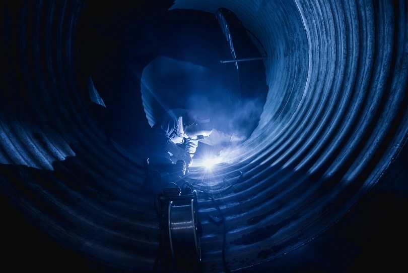 Flux-Core-Arc-Welding-machine_N_Sakarin_shutterstock