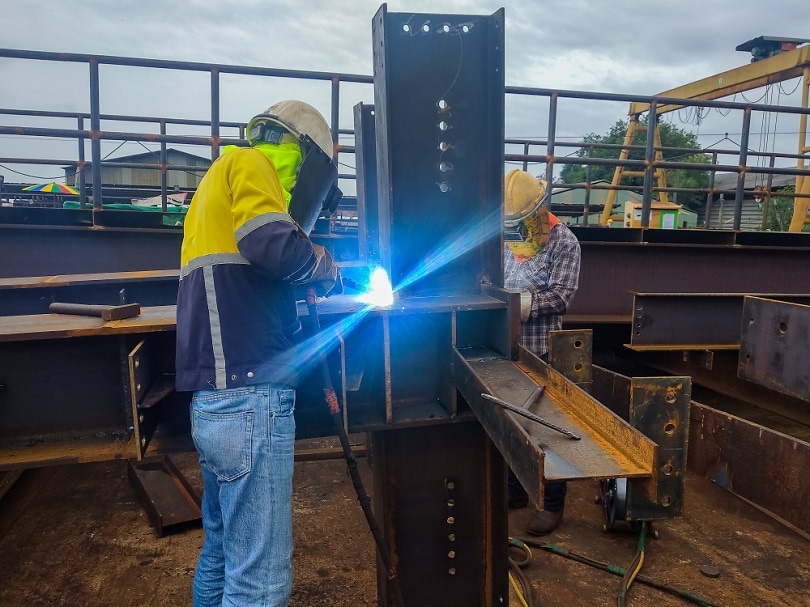 process-Flux-Cored-Arc-Welding_Thaweesak-Thipphamon_shutterstock