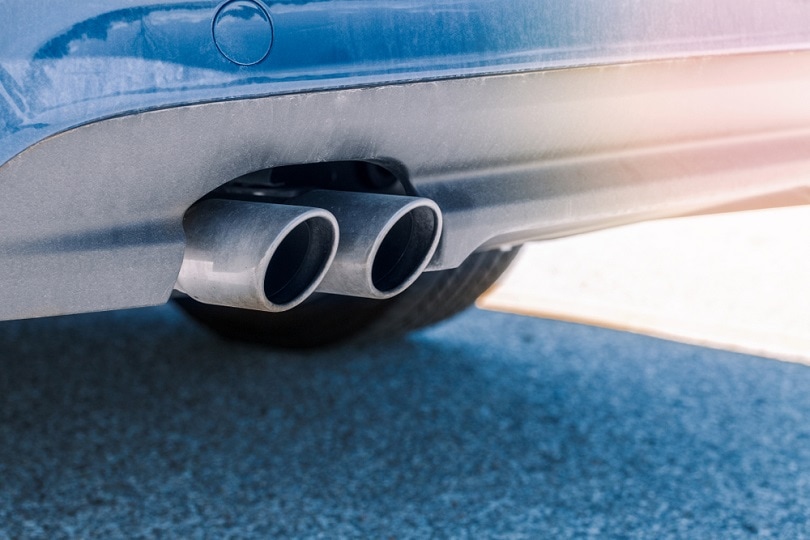 Closeup-macro-of-dual-double-exhaust-pipe_Anna-Kraynova_shutterstock