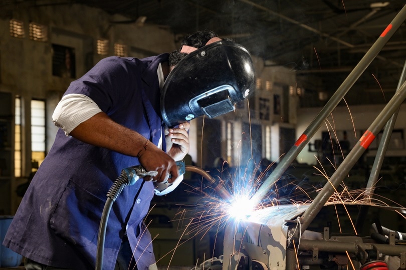 welder-who-does-spot-welding_shivani-Hansraj-Dhargave_shutterstock