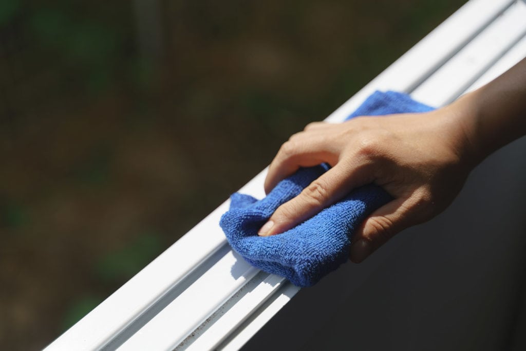 cleaning aluminum