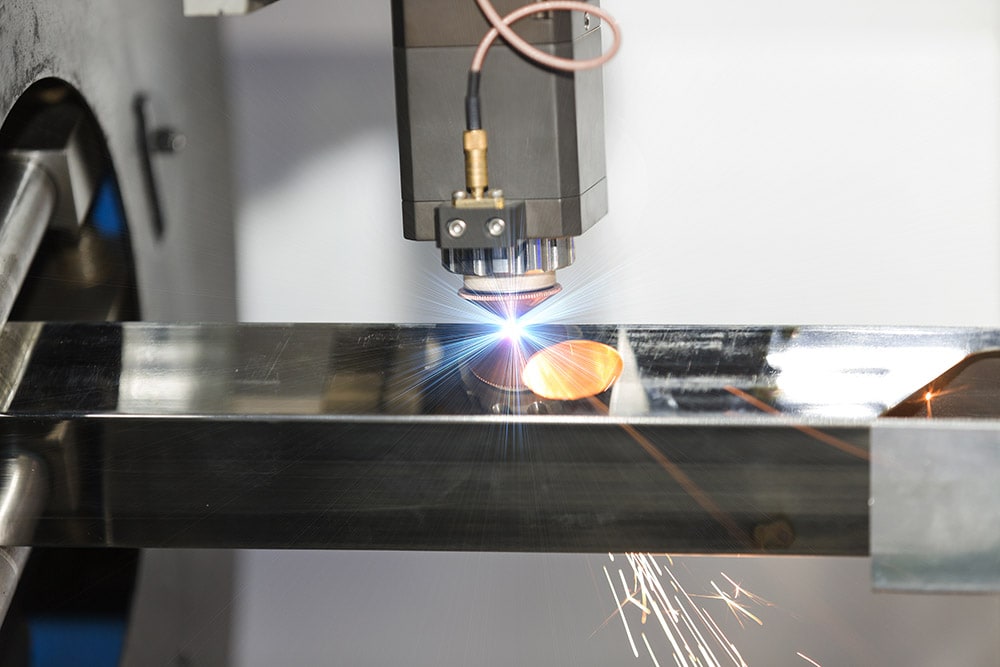 laser welding machine cutting metal